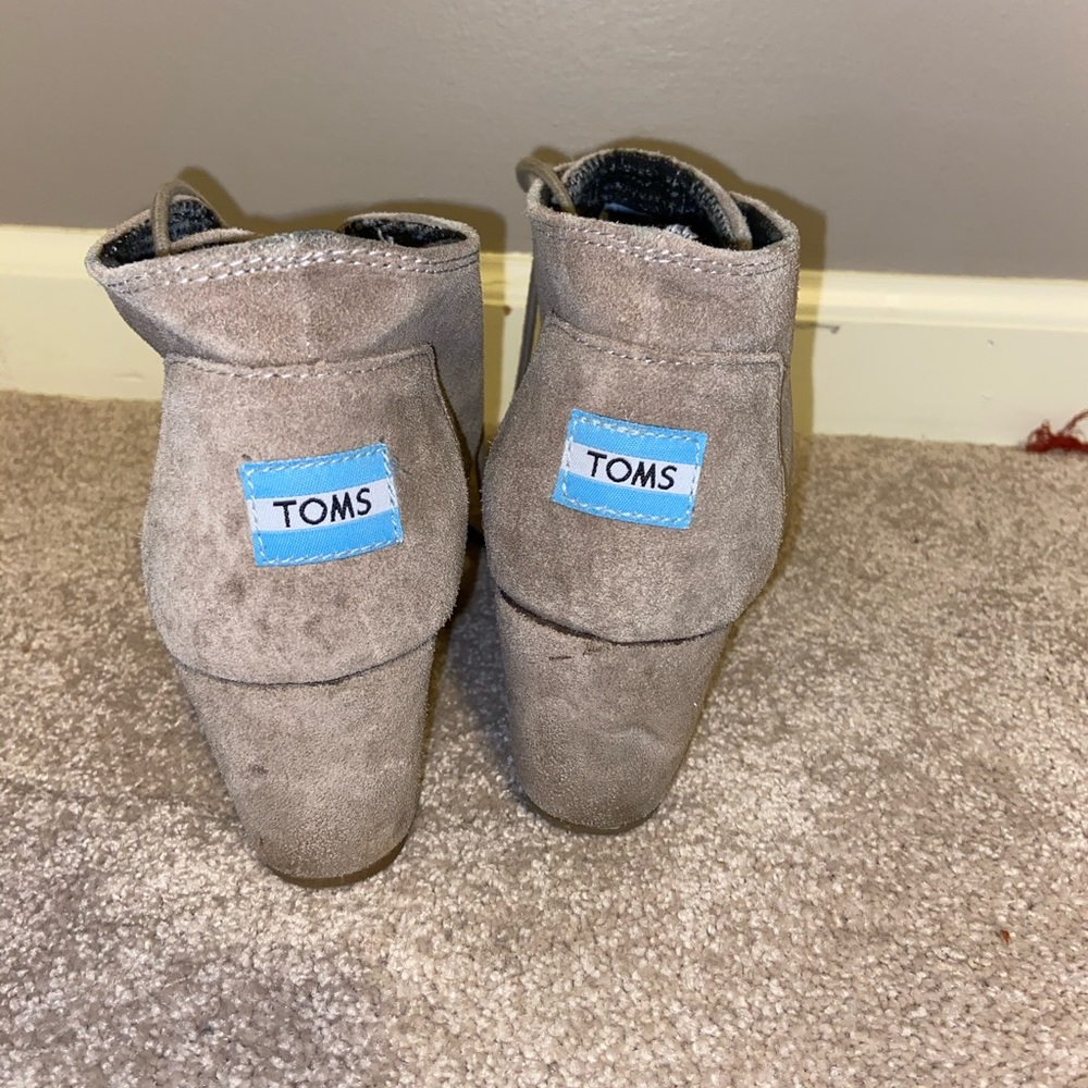 Taupe Toms wedged heels